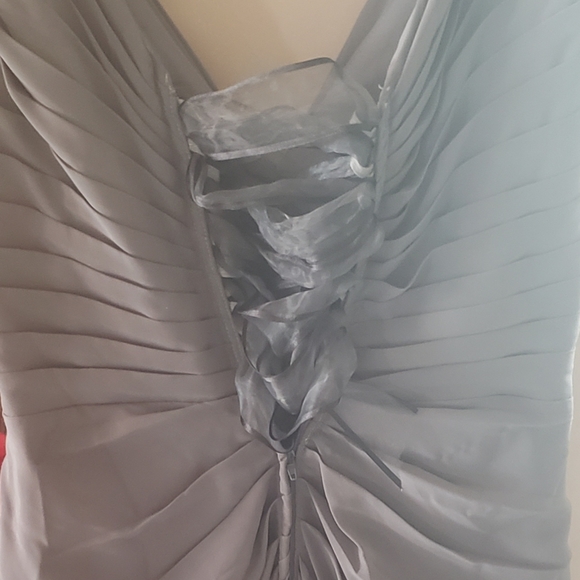 Formal dress - Picture 5 of 7